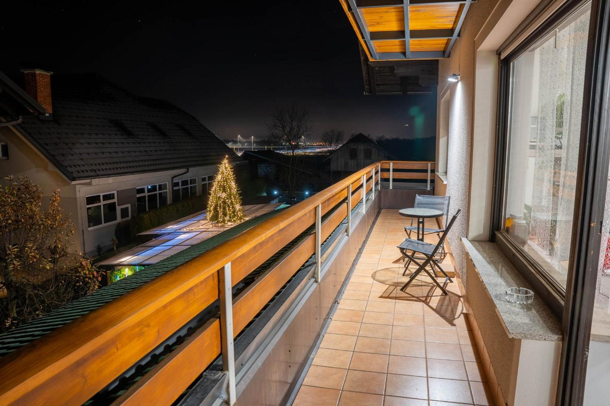 Apartma AJJA Sencur Exterior foto