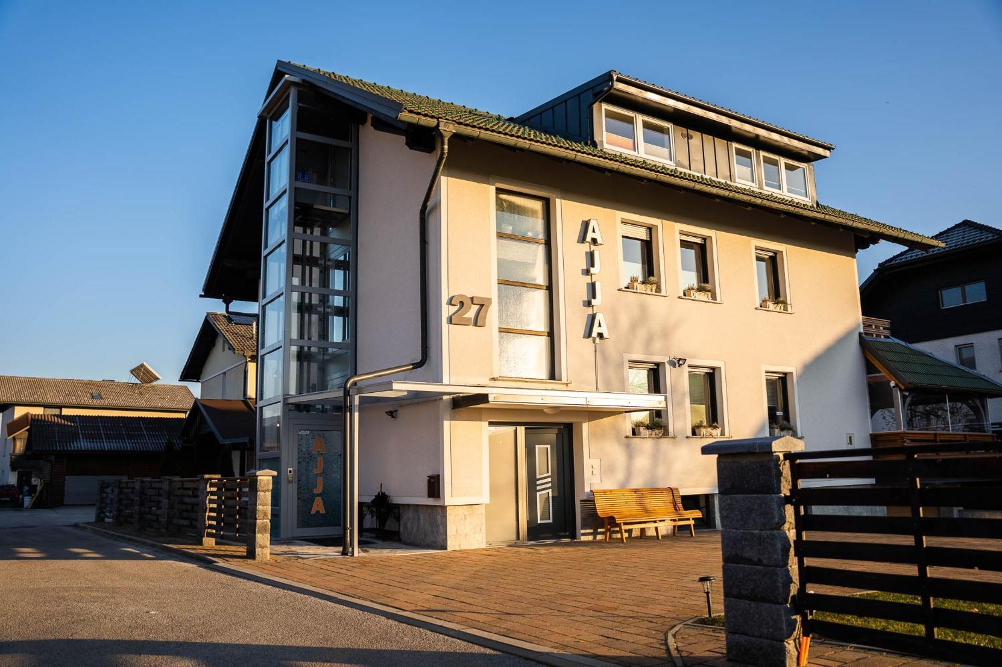 Apartma AJJA Sencur Exterior foto
