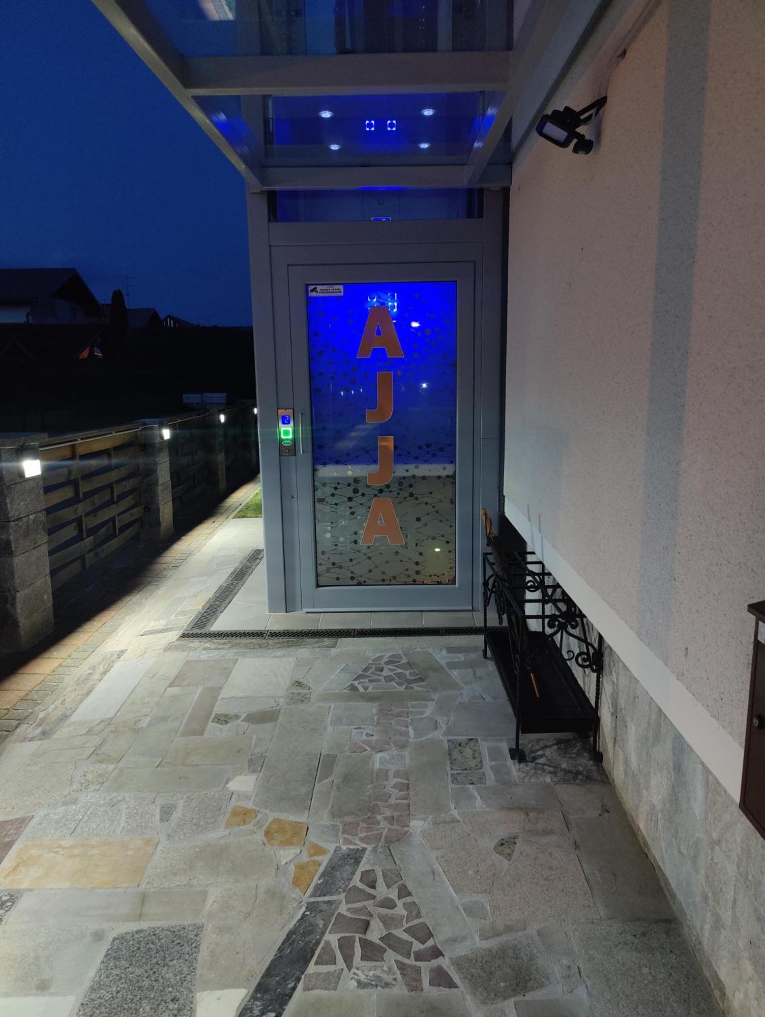 Apartma AJJA Sencur Exterior foto